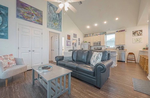 Gulf Palms House | Endless Views! Steps to the Beach! Beautiful beach house sleeps 6!