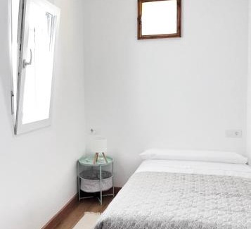 A Pontenova Apartment | Eneas I , II