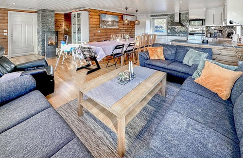 Vegusdal House | Enjoy a wonderful vacation close to nature in this inviting vacation home.
