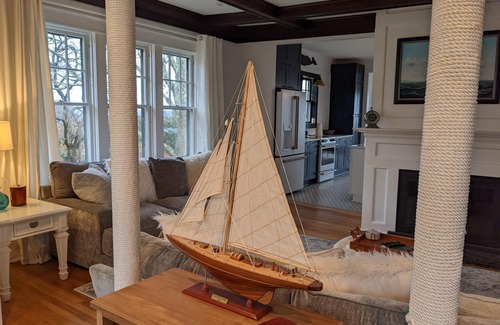 Portsmouth House | Enjoy elegant comfort with breathtaking water views on grand property