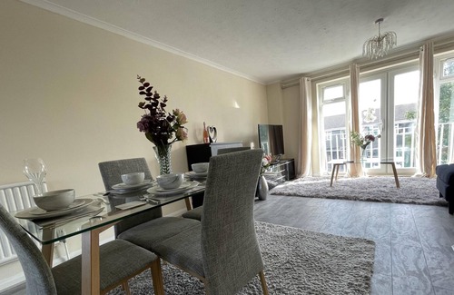 Highams Park Other | Enjoy lovely 4 bed Apartment with garden