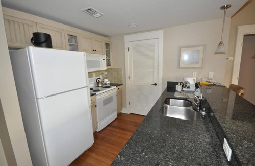 Baytowne Wharf Condo | Enjoy Music & Fireworks From Your Balcony