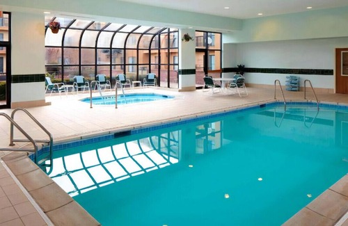 Bettendorf House | Enjoy Our Lavish & Elegant King Room Free WiFi