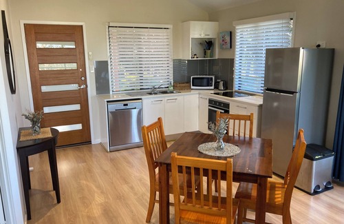 Wootha House | Enjoy stunning views of the Glasshouse Mountains and the rolling countryside