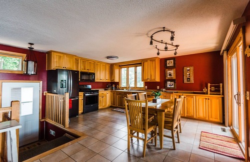 Cushing Cabin | Enjoy Swimming, Kayaking, Sunset Watching, Listening To The Loons And Relaxing