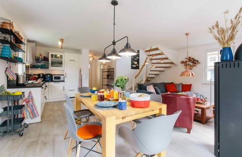 Glowe House | Enjoy the autumn under the thatched roof - close to the beach, comfortable, Wi-Fi, sauna, dog willk.