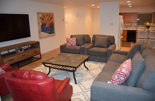 Page House | Enjoy the BEST views of Lake Powell*HOT TUB* Large 4 BR/2.5BA on the Golf Course