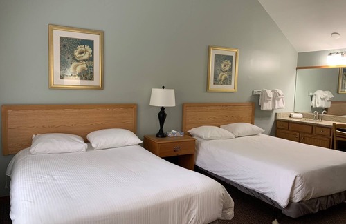 Shawnee On Delaware Resort | Enjoy the spa, salon, ski facilities, golf course & restaurants!