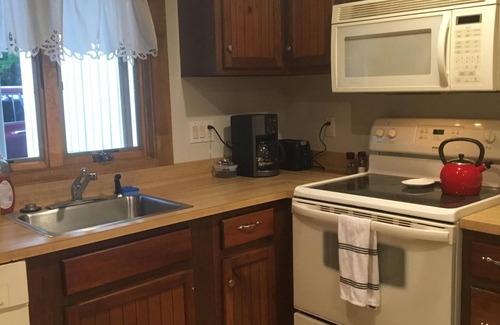 North Conway Condo | Enjoy the White Mountains! 3 BR w loft Sleeps 10. Spacious! Close to it all!