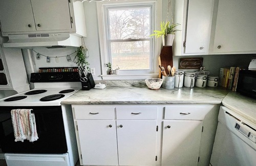 Grandview House | Enjoy this cozy home away from home all to yourself!