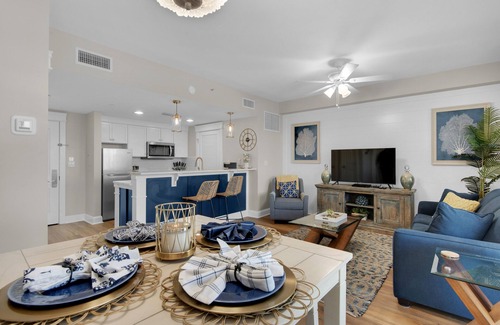 Baytowne Wharf Condo | Enjoy This Elegant Coastal Condo:, King-Suite,Full kitchen,Pool, Hot Tub,Balcony