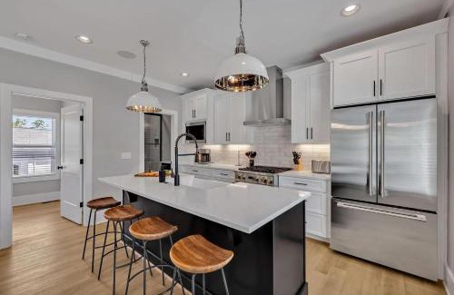 Berry Hill House | Ensemble-4 Unit Combo-8 mins to Broadway