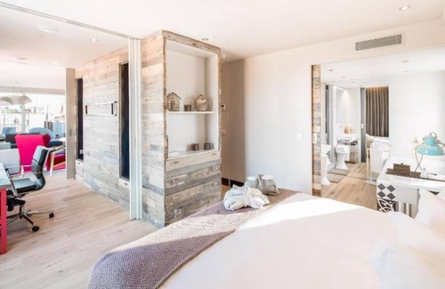 la Vila de Gracia Bed & Breakfast | Ensuite rooms in Gràcia and near the Sagrada Familia! Perfect for big groups!