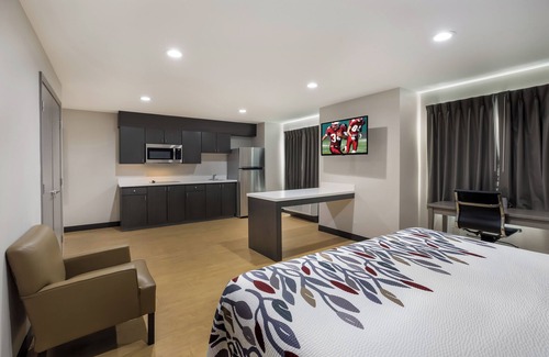 Sulphur Hotel | Ensuring a Very Comfortable & Memorable Stay! Free Parking, Pets Allowed!