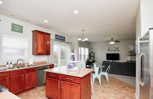 Dayton House | Entertainer Dream-Game Room, WPAFB, Downtown