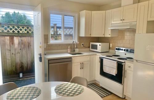 Port Coquitlam Apartment | Entire 1Bed 1Bath Suite Coquitlam Centre