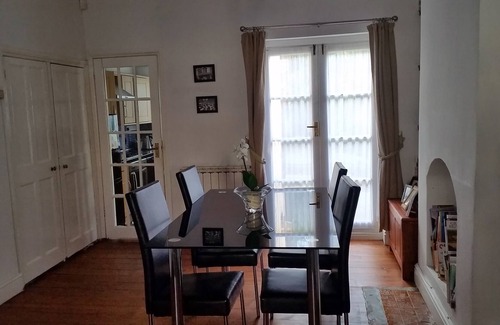 Plumstead House | Entire 2 Bedroom Victorian House to LET