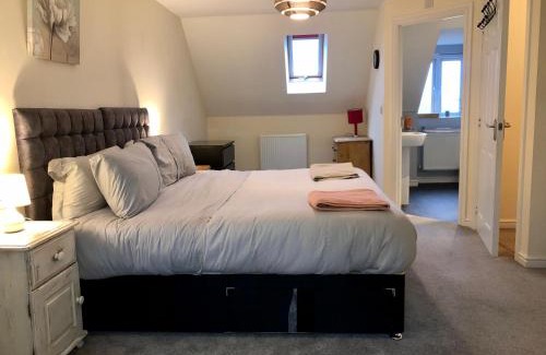 Clyst St Mary House | Entire 4 Bed Townhouse