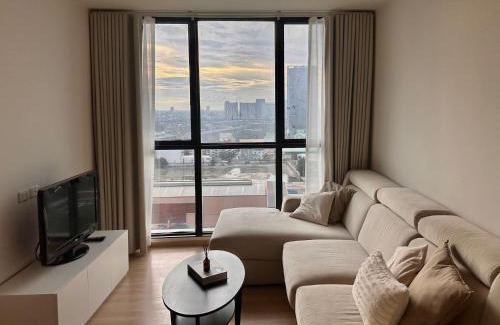 Khlong Kluea Apartment | Entire apartment near train station with pool & views