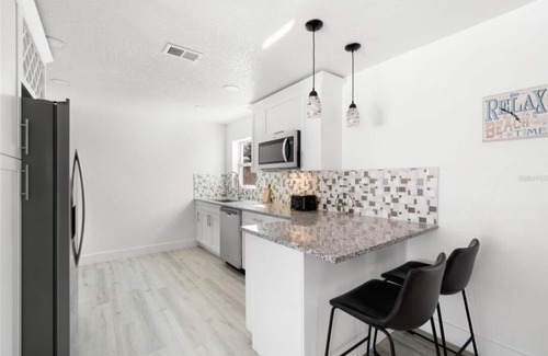 Bayview House | Entire, Beautiful Home In Gulfport/St Pete. 4 King Bedrooms with 3 Bathrooms