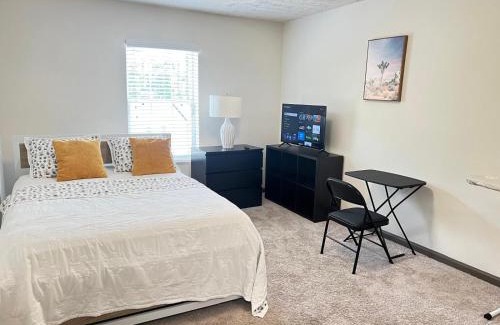Sandy Springs Apartment | Entire cozy 2-bedroom Guest house in Atlanta