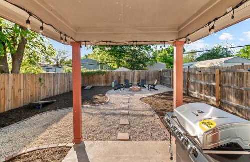 Franklin Park House | Entire Duplex - 10 Min From Downtown - Sleeps 20