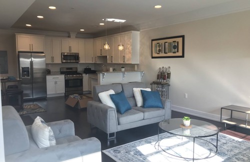 Park View Condo | Entire Extra Large Luxury 3 bedroom Condo