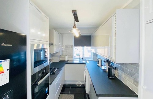 Livesey Apartment | ENTIRE FLAT 2bedroom Bright & Beautifully decorated amazing landmark/city view