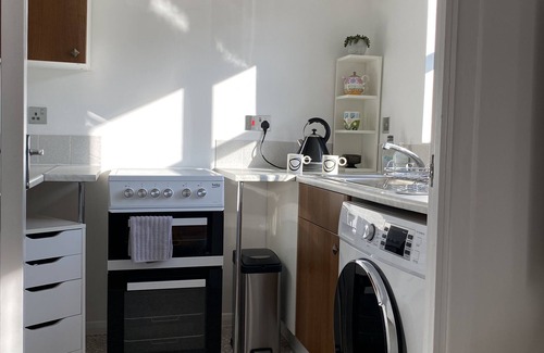 New Cross Apartment | Entire Flat/Easy access across LONDON/FREE 24/7 parking