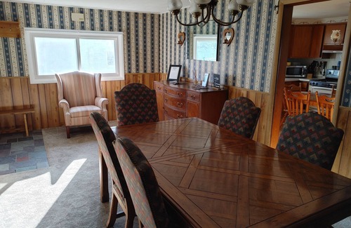Canandaigua House | Entire Home - 4 Bedroom - Sleeps 10 Canandaigua - Steps Off Main St/Downtown