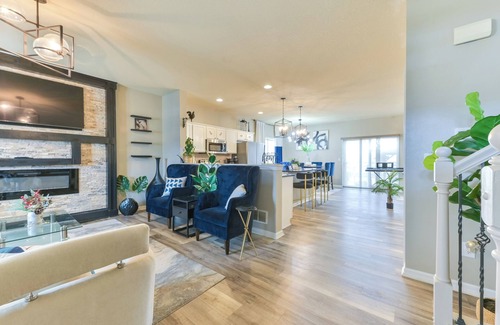 Ankeny House | Entire Home-Beautiful 4BR, 3.5BA Retreat in Ankeny, Iowa 2 King Beds, Fenced, AC