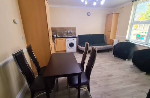 Leyton Apartment | Entire Home/Flat In London (Great Links To Central)