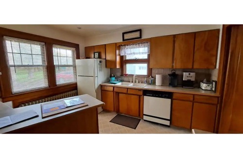 Rochester House | Entire home in quaint neighborhood -walk to restaurants and close to everything!
