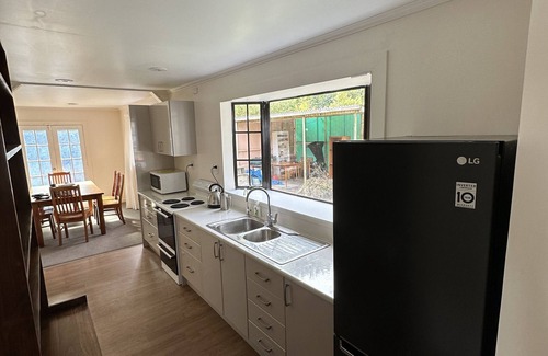 Dunedin House | Entire Home in Quiet Dunedin Suburb