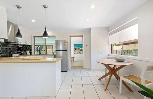 Wurtulla House | Entire home in Wurtulla, Australian6 guests*3 bedrooms*4 beds*1 bath