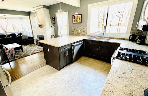 Ronkonkoma House | Entire House on Lake Ronkonkoma