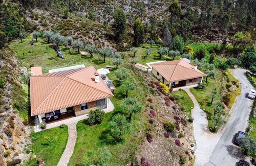Molares House | Entire house for 5 people, private pool, pets accepted. Fully equipped.