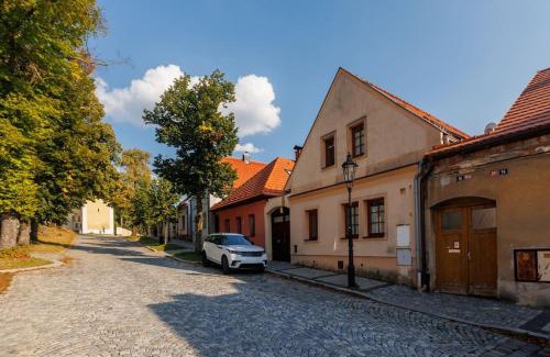 Benesov House | Entire house with garden near Prague