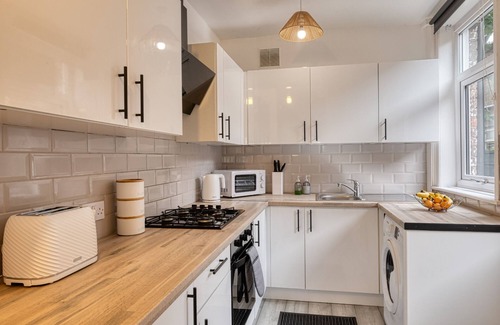 Whitefield House | Entire house, with massage mattresses, sleeps 6 guests