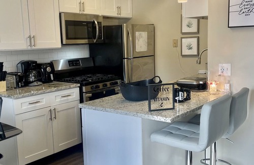 Mayfield Heights Condo | Entire lovely 2 bedroom loft with indoor fireplace