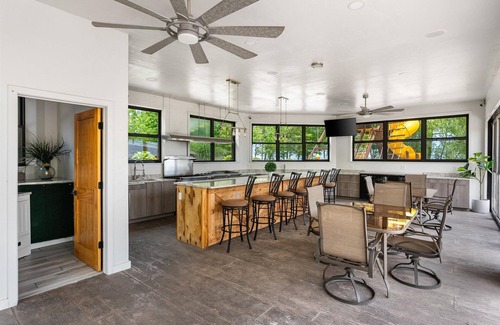 Newton House | Entire mansion on Lake Michigan! Perfect for hosting groups. Pool, games, & more