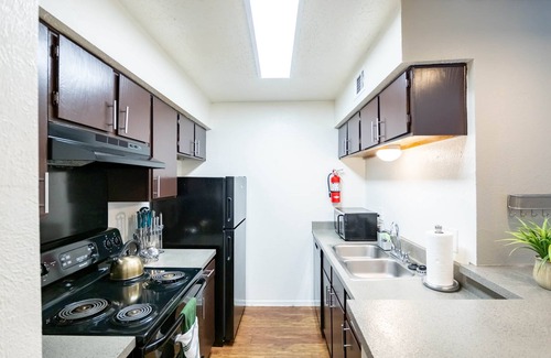 Ederville Apartment | Entire Place ✶Washer Dryer ✶Wi-Fi ✶4K TVs ✶Parking #1614