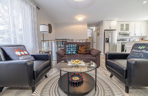Chambly House | Entire Renovated 5BDR House in Chambly, ALL NEW! Swimming pool