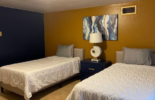 Mobile House | Entire Residential House near I65 Minutes from DT Mobile