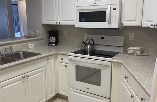 Galveston Resort | Entire Resort Condo 2bed/2Bath sleeps 8 w/infinity pool overlooking the beach