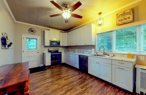 Lake City House | Entire Victorian House, Large Yard, Fire Pit, Walk to Lake, Patio, Yard Games