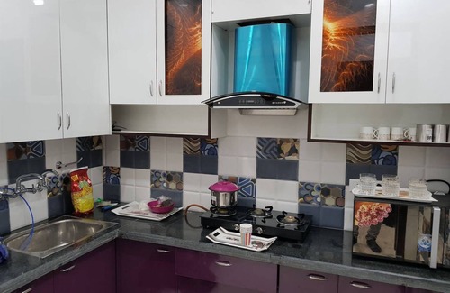 Delhi Apartment | Entire world-class apartment near metro station