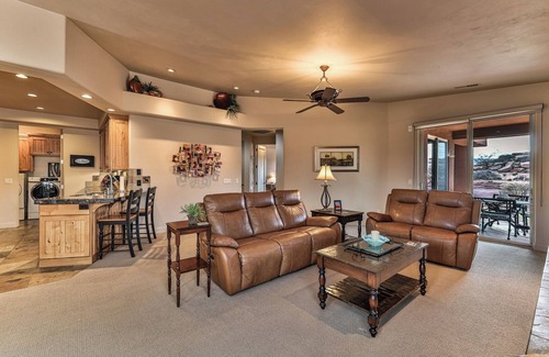 Santa Clara House | ENTRADA GATED STUNNING VIEWS Dog Friendly New Universal EV TESLA Charger