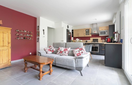 Cruseilles Apartment | Entre 3 Lacs - Centre Ville Calme, Grande Terrasse, Wifi Gratuit, Tout Équipé