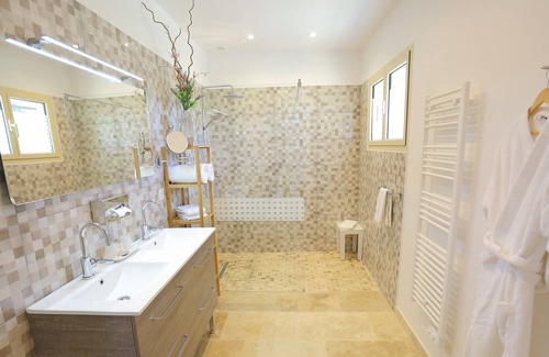 Pujaut Bed & Breakfast | Entre Vigne et Garrigue